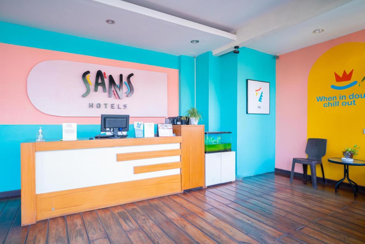 Sans Hotel Zam-Zam Syariah Palangkaraya Ngoại thất bức ảnh